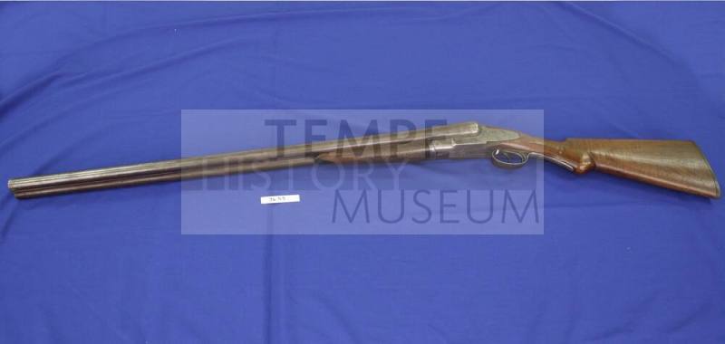 Shotgun, 12 Gauge double barrel