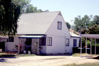 Residence, 1110 S. Farmer Ave.