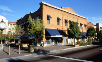 Paradise Bar and Grill, Mill Ave. and Fourth Street