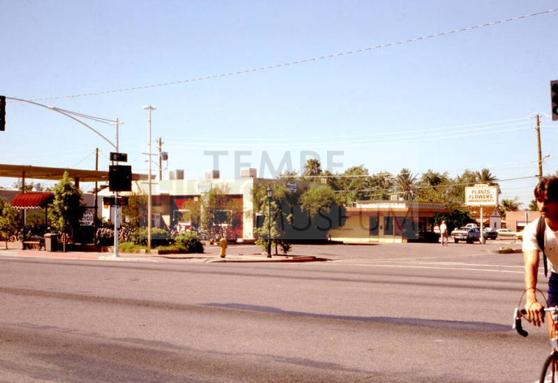 Southwest corner 6th and Mill "before"