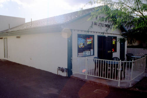 Frank's A Big Little Tavern, 941 E. Apache Blvd.