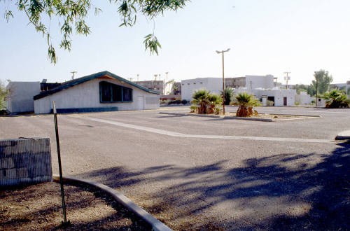 Closed business, 1112 E. Apache Blvd.