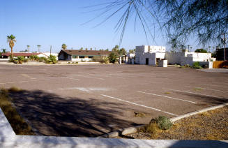 Closed business, 1112 E. Apache Blvd.