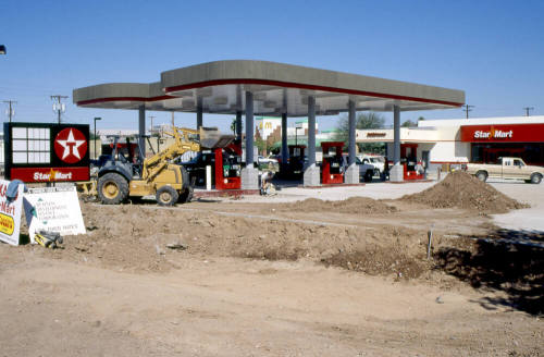 Texaco Star Mart, 922 E. Apache Blvd.