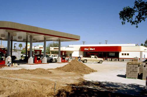 Texaco Star Mart, 922 E. Apache Blvd.