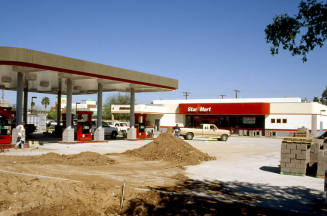 Texaco Star Mart, 922 E. Apache Blvd.