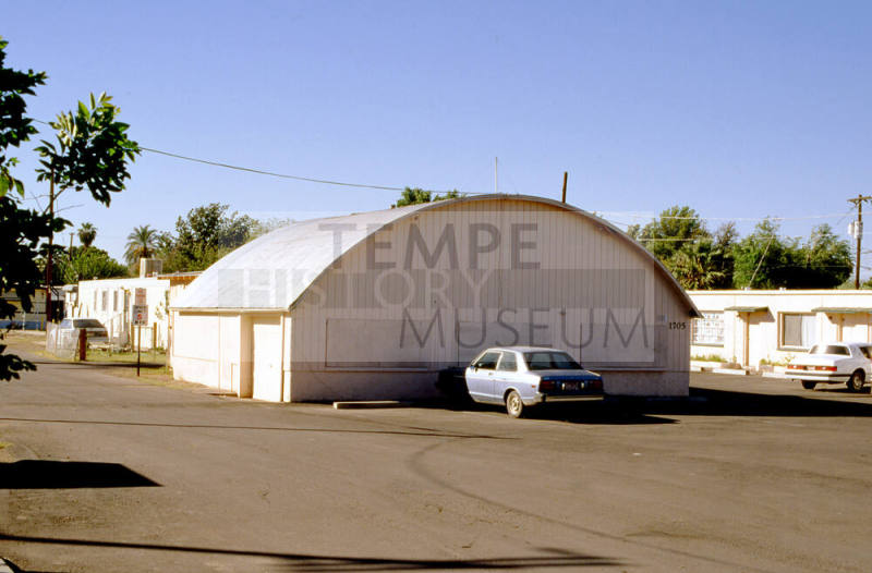 Modernette Mobil Home Park, 1707 E. Apache Blvd.