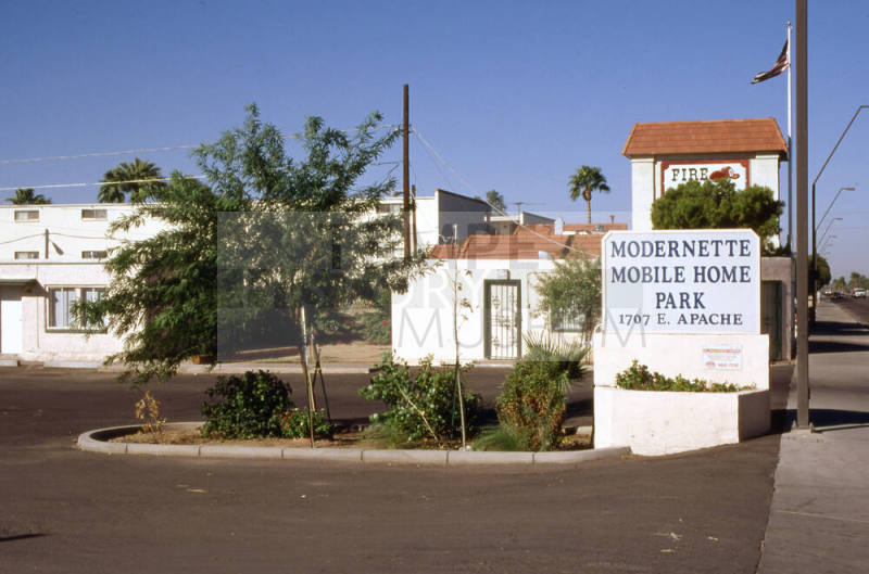 Modernette Mobil Home Park, 1707 E. Apache Blvd.