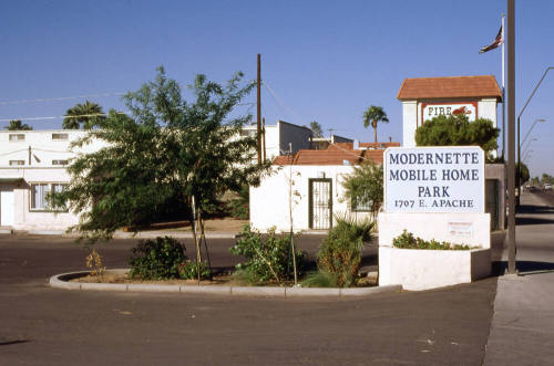 Modernette Mobil Home Park, 1707 E. Apache Blvd.