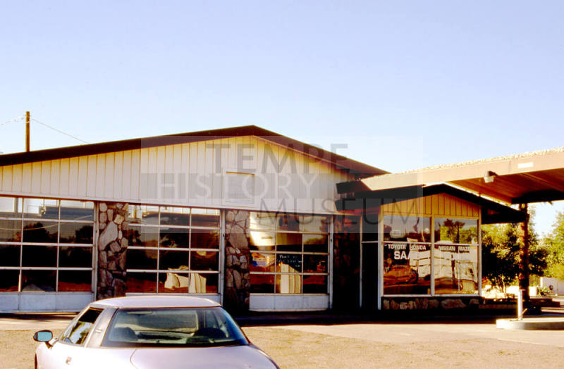 Closed Service Station, 1501 E.  Apache Blvd.