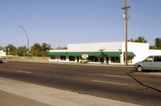 Gracie's Cottage, 1520 E. Apache Blvd.