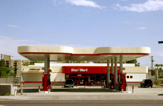 Texaco Star Mart, 922 E. Apache Blvd.