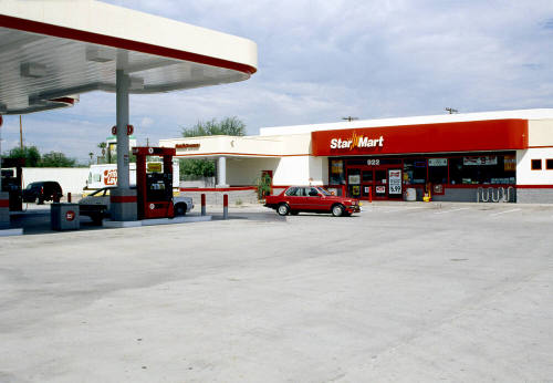 Texaco Star Mart, 922 E. Apache Blvd.