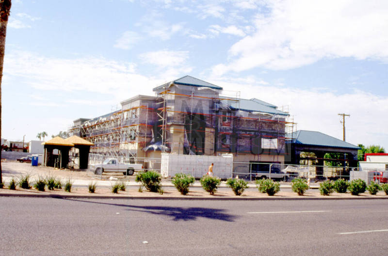 Comfort Inn, 1031 E. Apache Blvd.