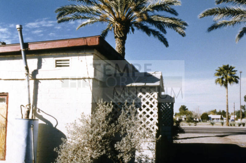 Polar Bear Court, 2075 E. Apache Blvd.
