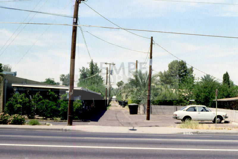 Alley Between Broadway Rd.and Solana Dr.