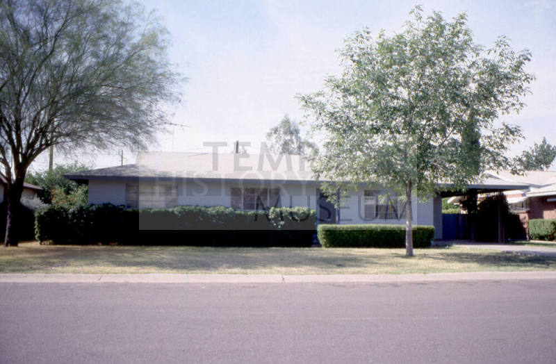 Residence, 733 E. Solana Dr.