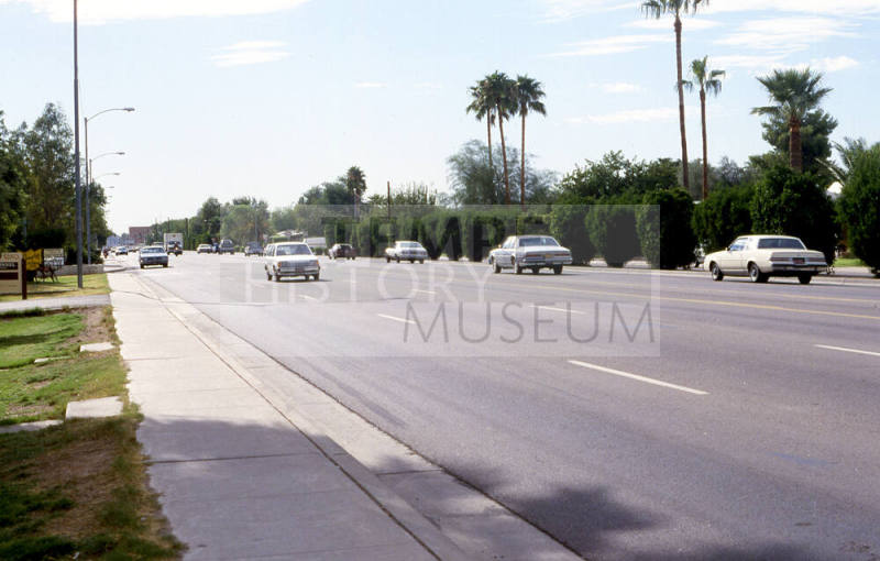 Broadway Road Looking West