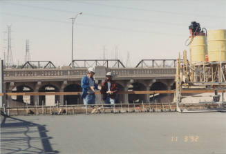 D.Lee-PBCS Insp. (Lt) Discussing Deck Pour