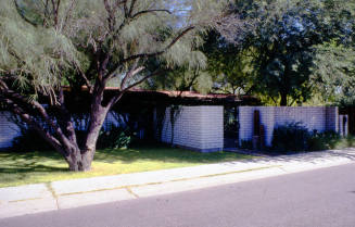 Nickels residence, 322 E. Broadway Ln.