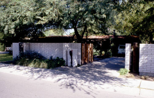 Nickels residence, 322 E. Broadway Ln.