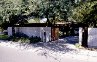 Nickels residence, 322 E. Broadway Ln.
