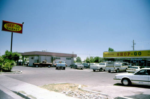 Circle K Shop N Go- 809 E Continental Dr