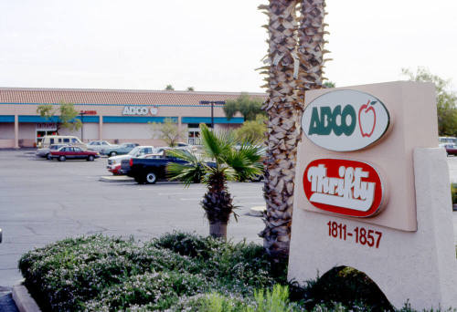 Sun Plaza Shopping Center- 1811-1859 N Scottsdale Rd