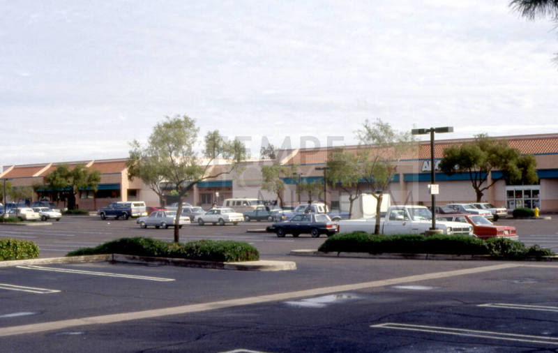 Sun Plaza Parking Lot- 1811-1859 N Scottsdale Rd