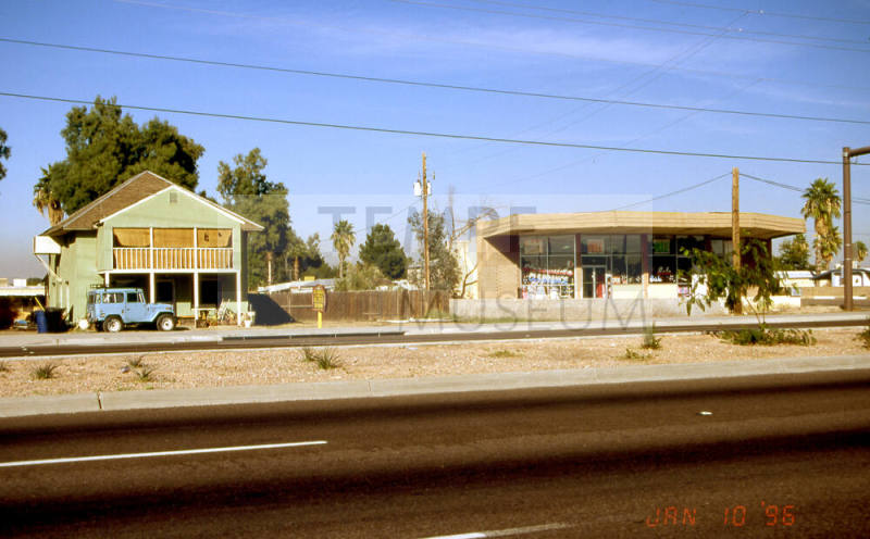 2306-2308 E. University Dr.