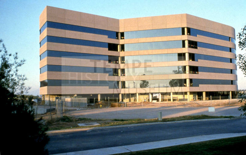 Park Garden, 1620 W. Fountainhead Parkway