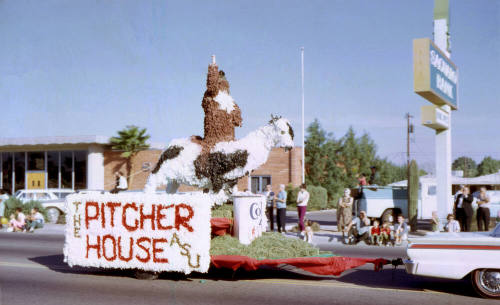 "Pitcher House" Float, Tempe Parade