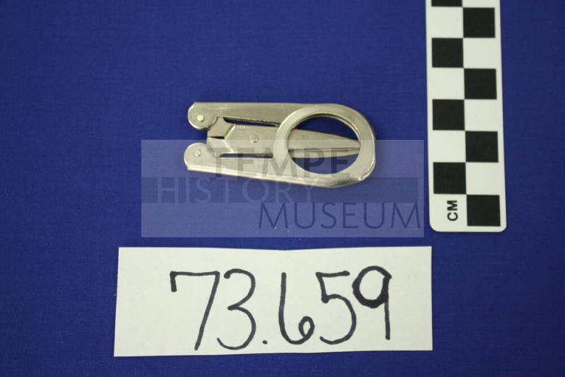 Folding scissors