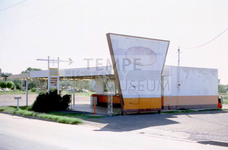 A&W Root Beer, 1205 E. Apache Blvd.