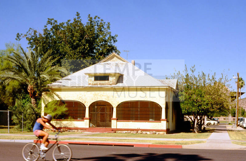 B. B. Moeur house, 34 E. 7th St.