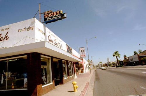 Joe Sellah Sporting Goods, Q and Brew, Mill Ave. Scene