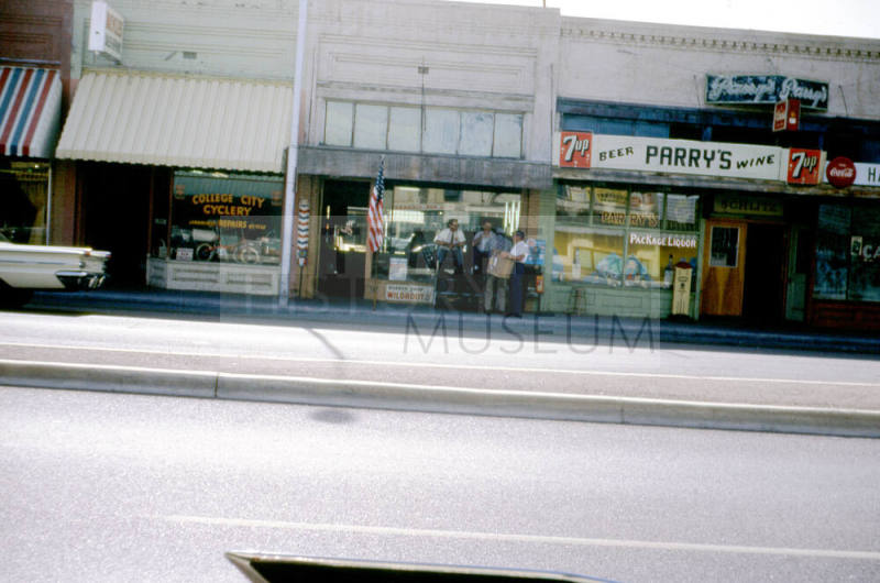 Mill Avenue Street Scene