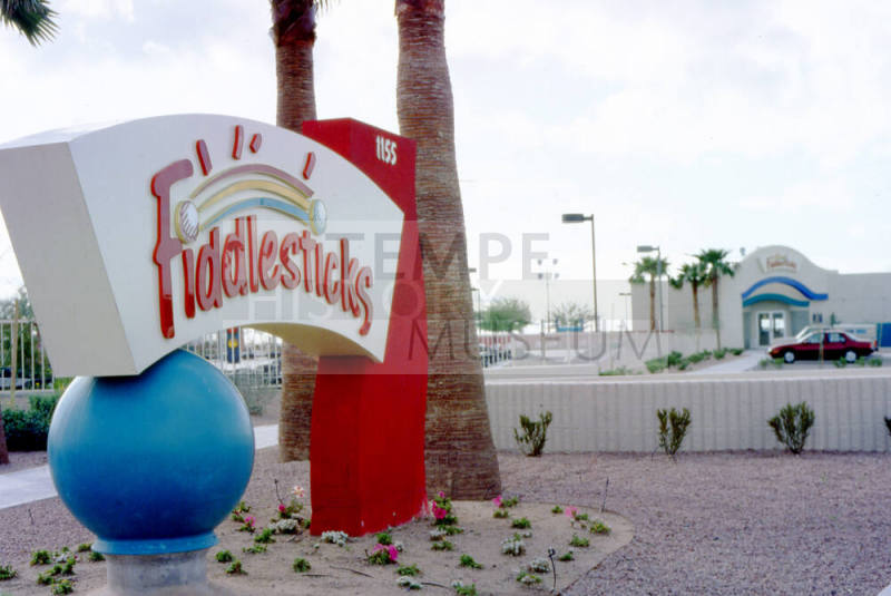 Fiddlesticks, 1155 W. Elliot Rd.