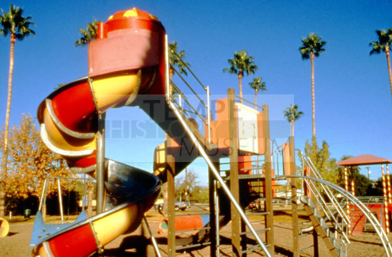 Play equipment, Daley Park