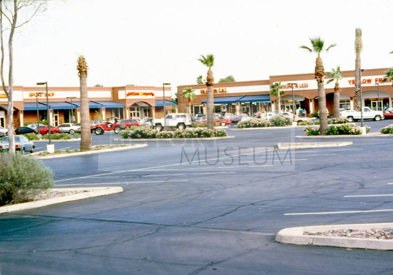 Broadway Marketplace, Rural & Broadway