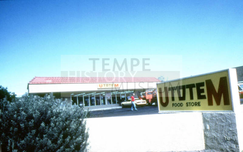 UTotem convenience store, Price & Apache