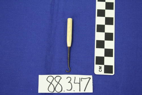 Collar button hook