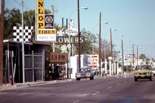 Businesses near 2431 E. Apache Blvd.