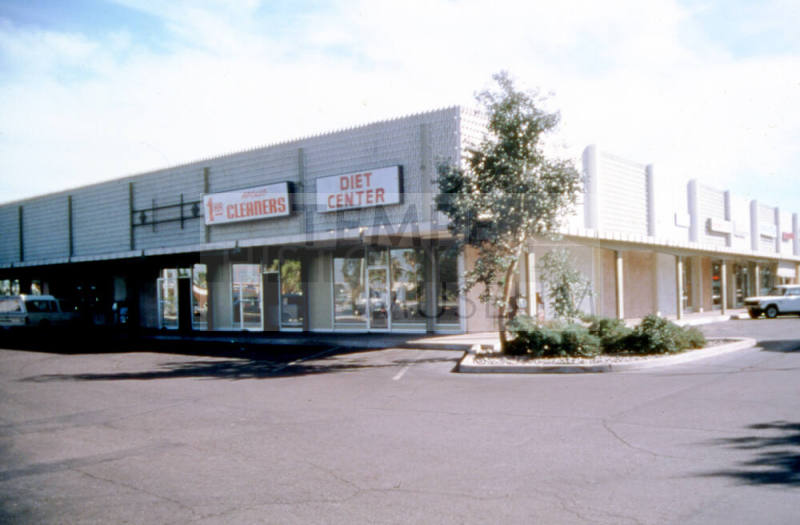 Broadway Marketplace, 913 E. Broadway Rd.