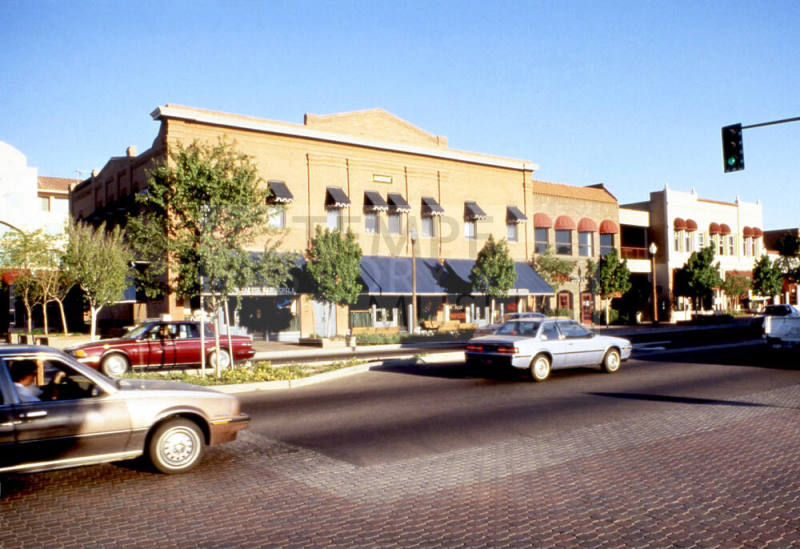 Paradise Bar & Grill, 401 S. Mill Ave.