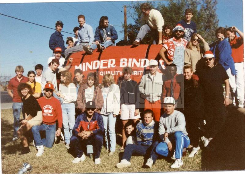 Large group photo at Minder Binders.