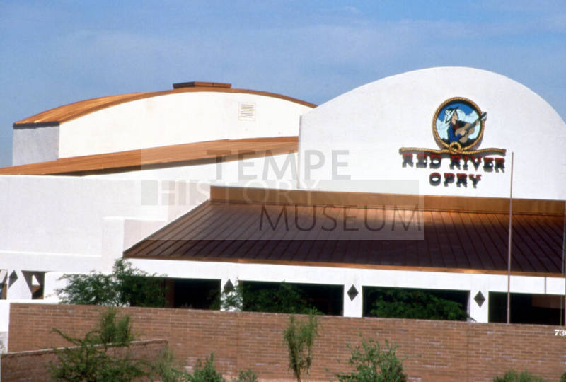 Red River Opry, 730 N. Mill Ave.