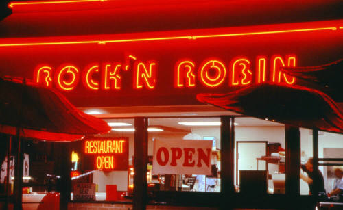 Rock'N Robin Restaurant, 1135 E. Apache Blvd.