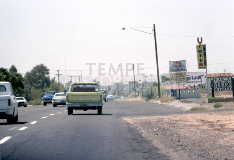 Street scene near 1826 N. Scottsdale Rd.