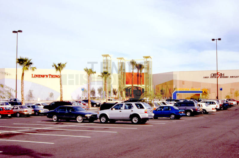 Shops at Entry 4, 5000 Arizona Mills Circle